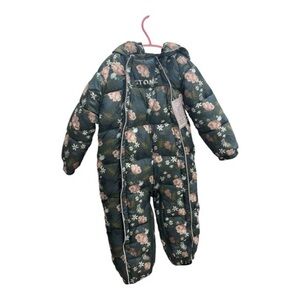 Stonz Puffer Suit with matching Stonz puffer booties
